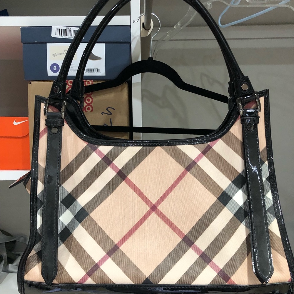 Burberry Signature Shoulder Bag